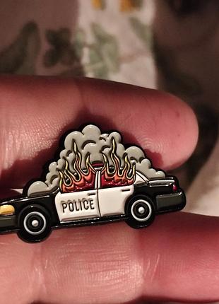 Брошь брошка пин значок металл эмаль авто машина полиция police