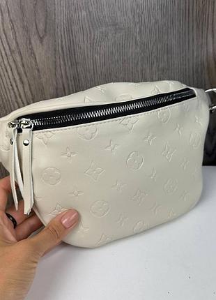 Модная женская бананка сумка с тиснением стиль луи вито, сумка-бананка для девушек молочный