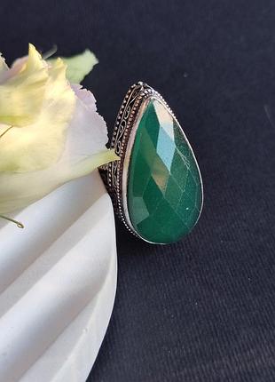Кільце індійський смарагд крапля. кільце зі смарагду в сріблі. перстень. каблучка. розмір 17,5 р.індія.