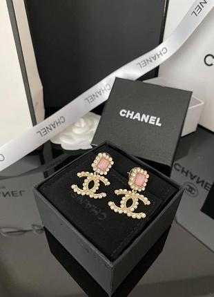 Шанель сережки с крупным розовым кристаллом / брендовые серьги с розовым камнем