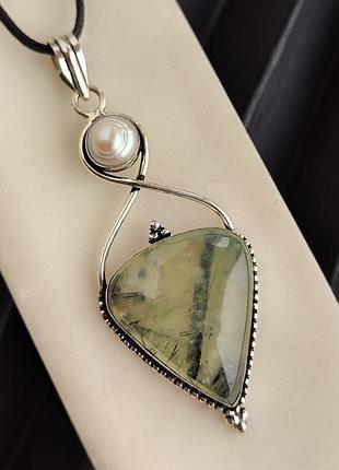 Преніт підвісок. підвіс з натурального преніту крапля. пренит та перлина. індія.