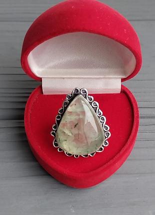 Кільце з натуральним пренітом. натуральний преніт крапля в сріблі розмір 17. індія!