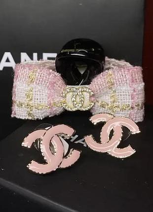 Крабик для волос с логотипом в розовом цвете