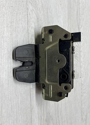 Замок кришки багажника opel astra h.опель астра. 495058724, 13117285