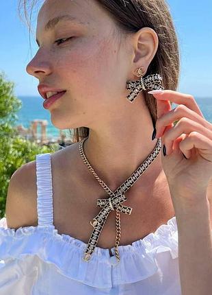 Сережки и подвеска с логотипом в черно-золотом цвете бантики (можно по отдельности)