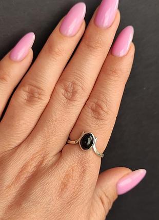Чорний онікс кільце. каблучка з чорним оніксом. чорний онікс коло в сріблі. розмір 17. індія.