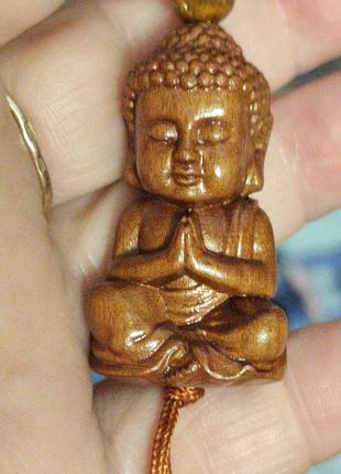 Брелок на ключі будда в медитації дерево