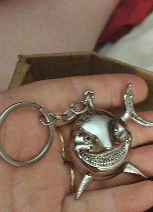 Брелок на ключі сріблястий метал акула риба об'ємна морда