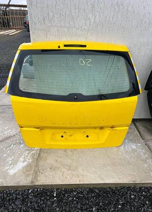 Кришка багажника,ляда.задні двері,кляпа опель зефіра б.opel zafira b