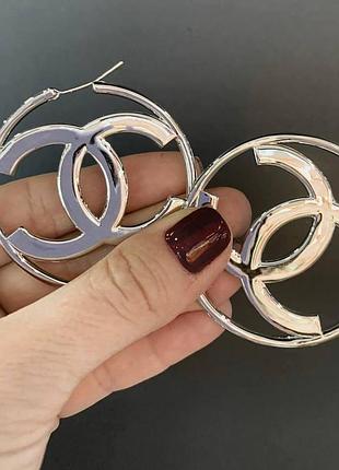 Серьги-кольца крупные с логотипом, посеребрение