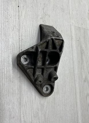 Кронштейн кріплення акпп 90468353 astra f/ vectra a/ calibra