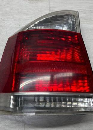 Задній лівий ліхтар (стоп) opel vectra c, седан,ліфтбек gm 13131001 ju, опель вектра ц