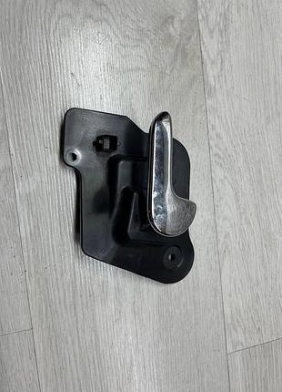 Ручка дверки внутрішня передня права opel meriva a 03-10р. 13121861 13121865