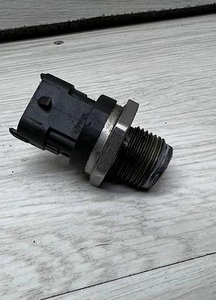 Датчик тиску палива в рейці 1.3cdti, 1.9cdti bosch, 0281002706, opel vectra c, signum, astra h, zafira b, опель
