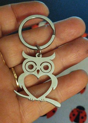 Брелок на ключі сріблястий метал сова філін на гілці