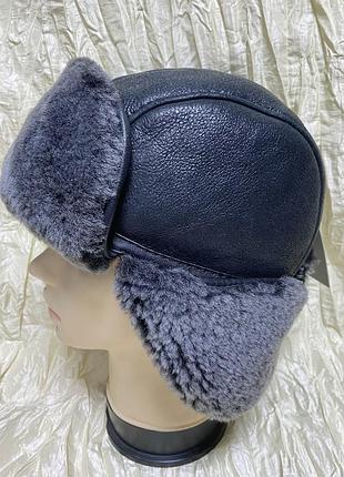 Чоловіча чорна ушанка з натуральної сірої овчини 55-57