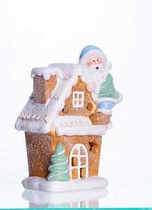 Новогодняя декоративная фигурка с подсветкой 14×9×20 см новогодний декор домик из сантой из фарфора cr-6-6