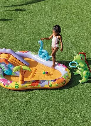 Надувной игровой центр intex 56139 «динопарк», 201 × 157 × 69 см, с фонтаном