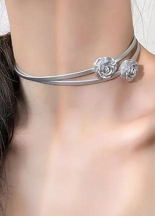 Двошарове срібне кольє-чокер з трояндою