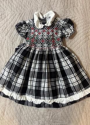 Святкова ошатна сукня. вінтажна сукні з вишивкою