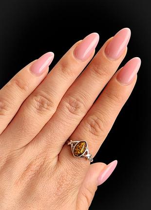 Бурштин кільце овал. натуральний бурштин в сріблі. каблучка з натурального бурштину. розмір 17,5. індія.