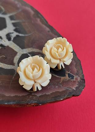 Слонова кістка кліпси. сережки "троянда" зі слонової кістки. кульчики вінтажні.