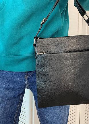 Чоловіча сумка через плече з натуральної шкіри каркасна маленька містка, чорна