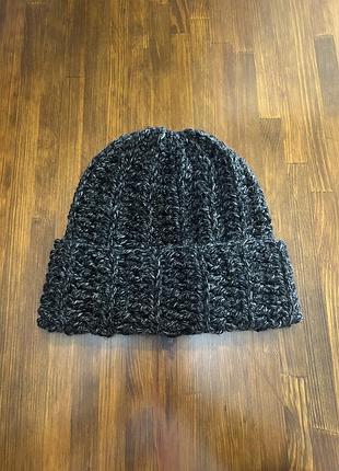 Вязаная женская объёмная  шапка ручная работа