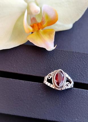 Кільце гранат маркіз. перстень з гранату . гранат в сріблі. розмір 15,2. індія.