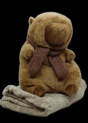 Мягкая игрушка yi wu jiayu "водосвинка (капибара) с пледом" коричневая, 40 см m18206-2