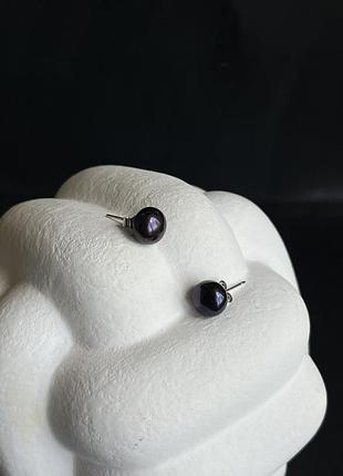 Сережки гвіздки пусети з чорних перлин чорні перлини кульчики сережки гвіздки з перлами , перлинами. індія