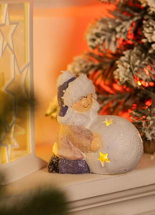 Новорічна фігурка з підсвіткою дівчинка зі сніговою кулею з фарфори 11×7×12 (см) новорічний декор для дому, квартири на подарунок