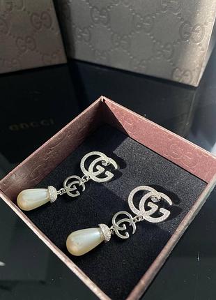 Брендовые серьги гуччи/gucci, посеребрение / сережки с подвесной жемчужиной капелькой