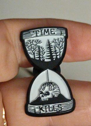 Брошка брошка значок пін пісочний годинник часом вбиває