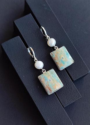 Сережки рубін в цоїзиті та перли. кульчики з рубіну в цоїзиті та перлин. німеччина.