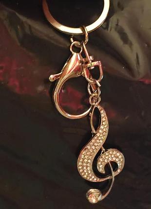 Брелок металл подарок музыканту скрипичный ключ камни