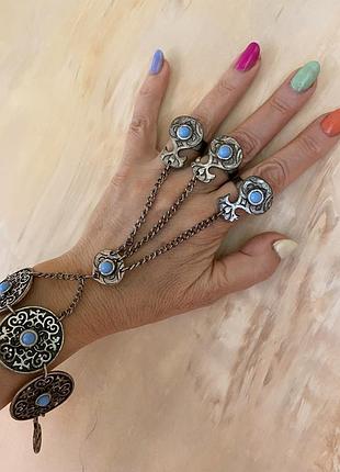 Восточный браслет с кольцами на цепочке