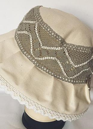 Женская шляпка-панамка льняная рогожка с кружевами бежевая с серым .поля 8.5 см