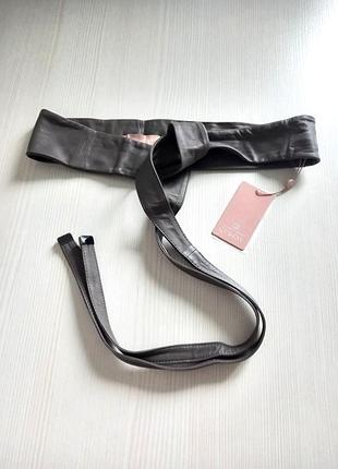 Стильный кожаный пояс-кусак gustav