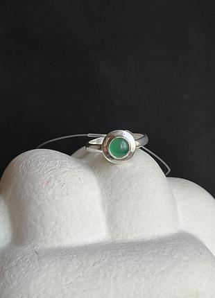 Хризопраз натуральний кільце з хризопразом перстень каблучка з каменем хризопраз в сріблі. 17 розмір