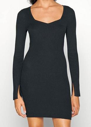 Сукня в рубчик по фігурі, сукня з декольте, сукня облягаюча