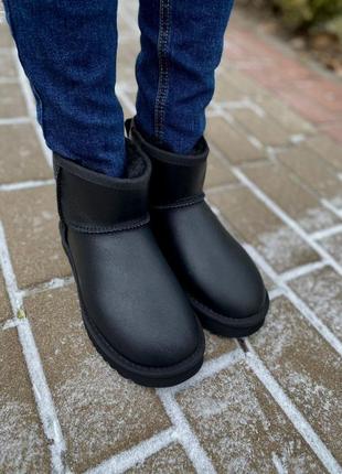 Женские угги ugg classic mini black leather3 фото