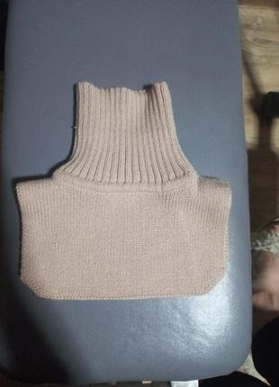 Манішка-комір до 2 років, відмінний стан бежевого кольору