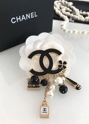 Брошка шанель чорна з підвісками / перли позолота 18 к