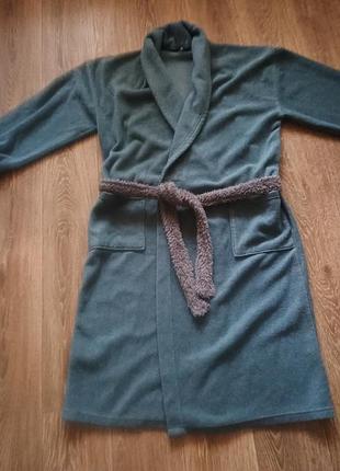 Мужской халат 50-52 раз. приятный к телу хорошего качества. пояс не родной