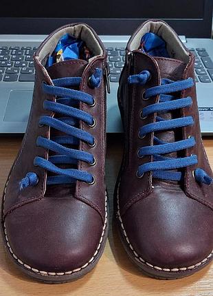 Стильные подростковые туфли /испания/натуральная кожа верх и внутри.