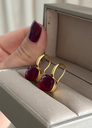 Сережки помелато червоний камінь позолота 18 к/срібки з гранатовим каменем