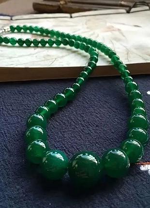 Зелене намисто з агатового каменю