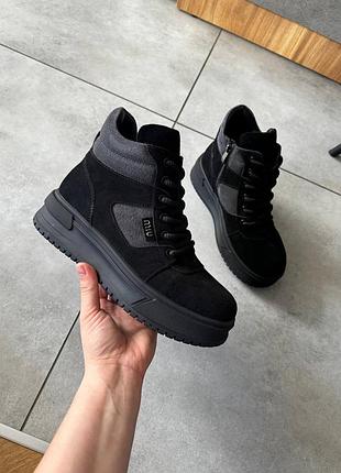 Женские ботинки