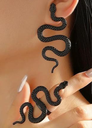 Комплект : сережки та каблучка у вигляді змеї